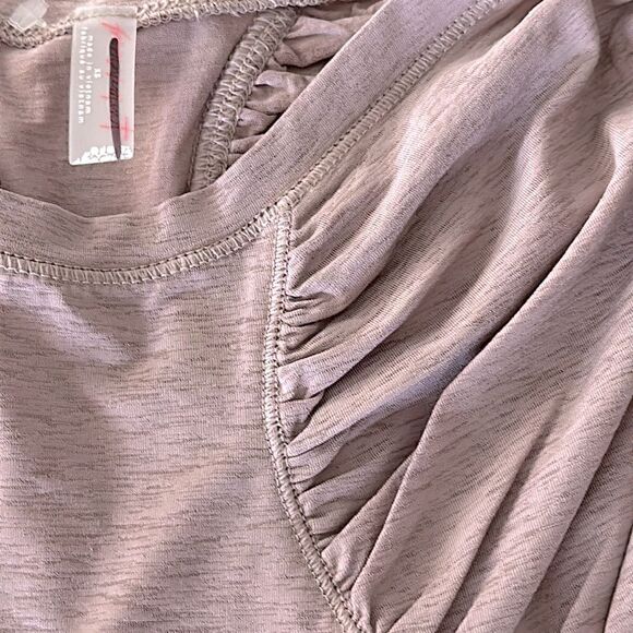 NWOT Free People Tee Activewear Movement Ruched Crew Neck Fitted Short Sleeve XS - Picture 8 of 10